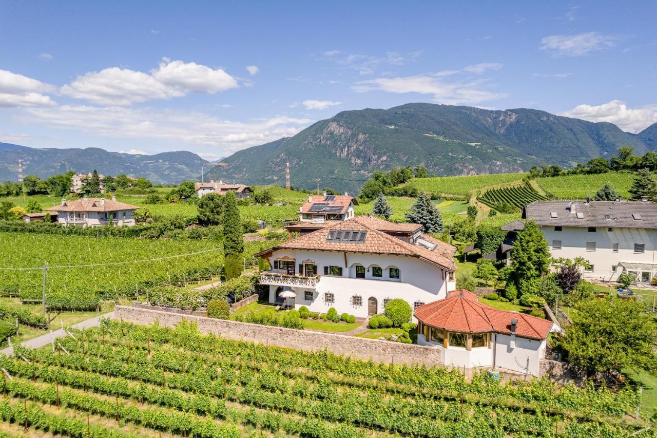 Haus Oberhofer Bed & Breakfast Cornaiano Exterior photo