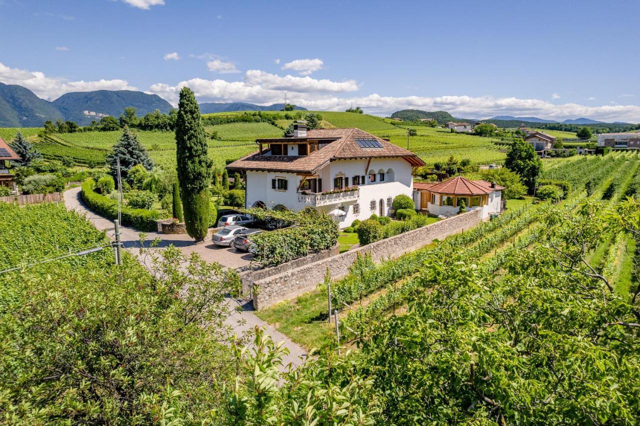 Haus Oberhofer Bed & Breakfast Cornaiano Exterior photo