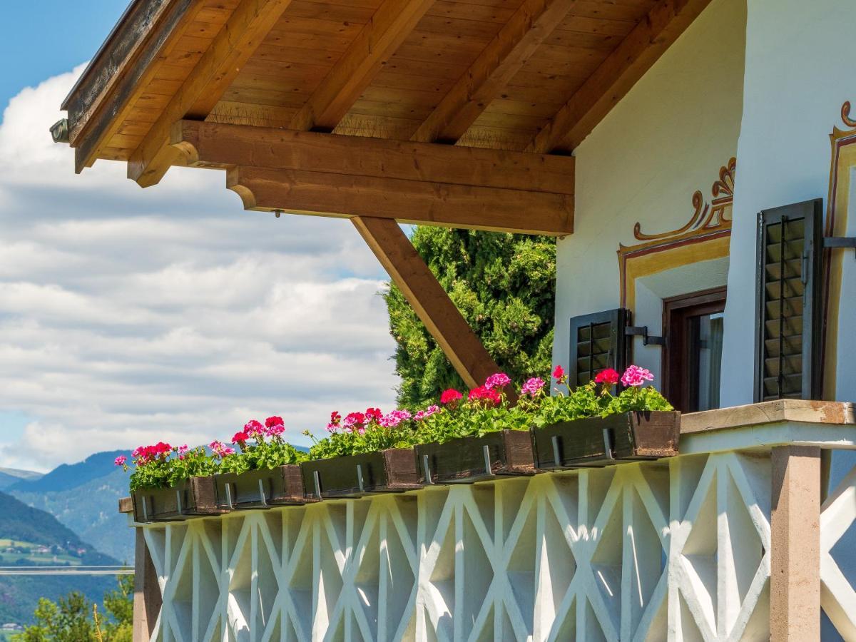 Haus Oberhofer Bed & Breakfast Cornaiano Exterior photo